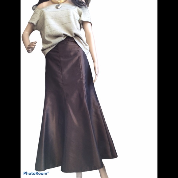 Laura Dresses & Skirts - 🌟Host Pick🌟PLUS Laura Metallic Bronze Long Skirt